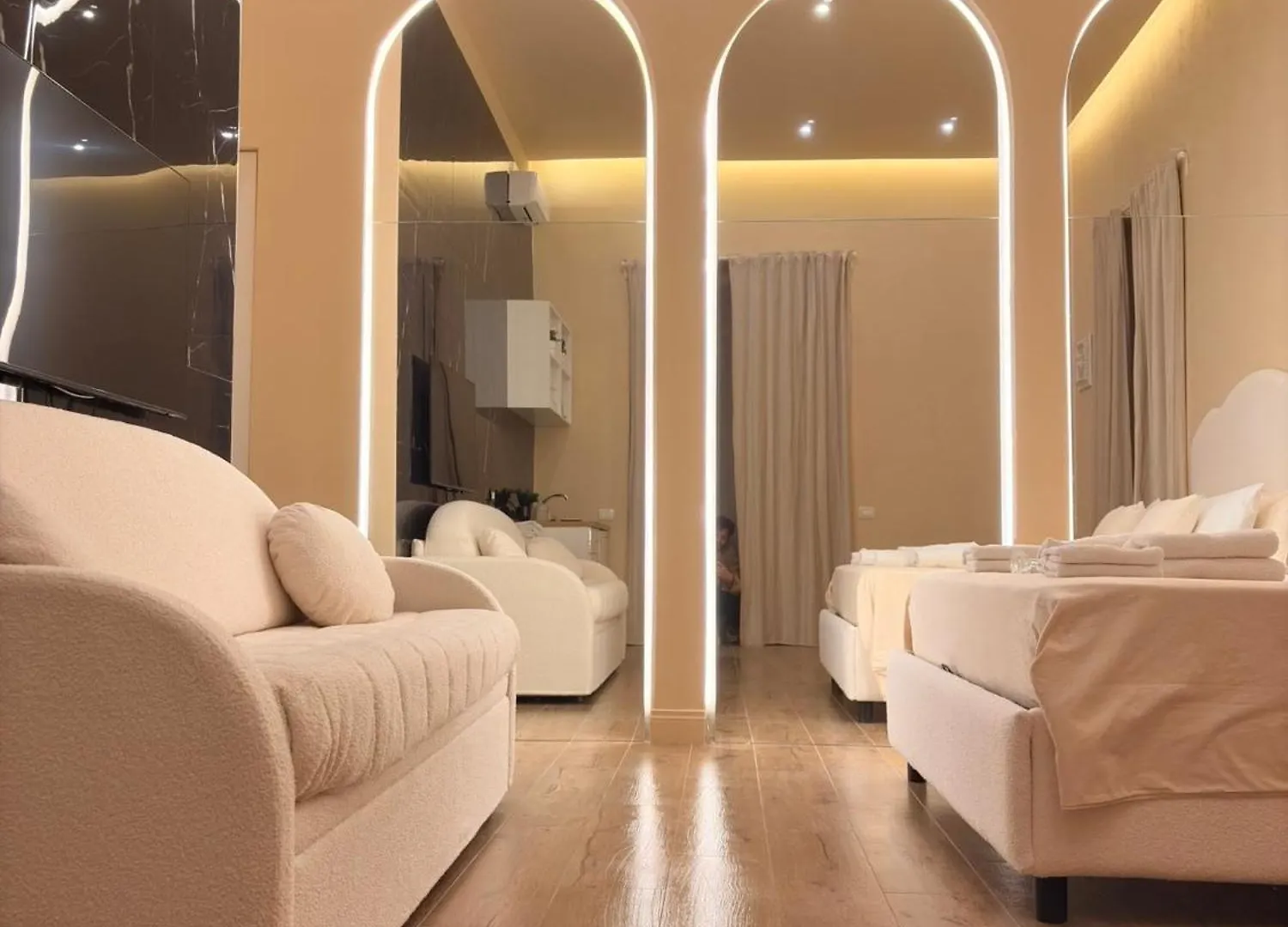 Home Piccini Naples